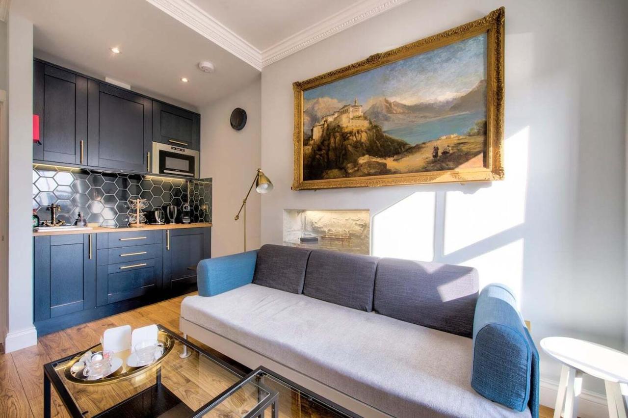 Upper Bow - Luxurious, Modern 1br Near Castle Apartment Edinburgh