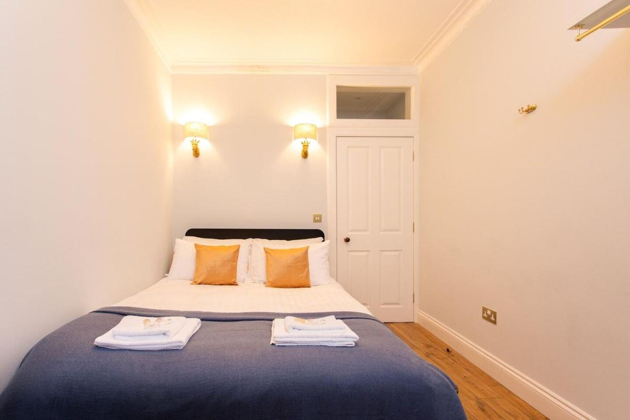 Upper Bow - Luxurious, Modern 1br Near Castle Apartment