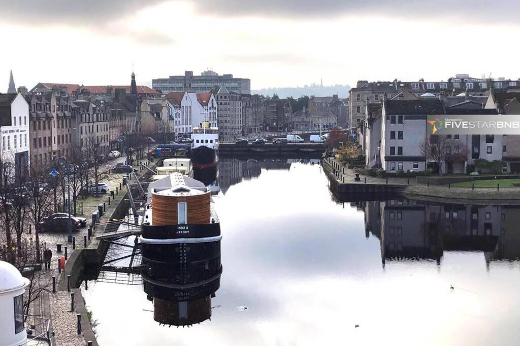 Waterfront Living In Leith With Free Parking! Apartment *