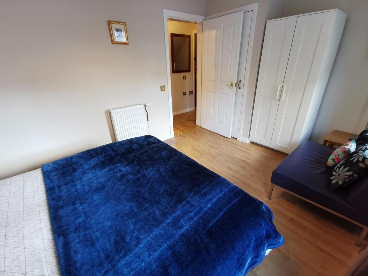 4-bedroom Perfect For Families! Apartment