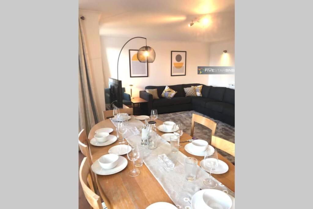 Waterfront Living In Leith With Free Parking! EDI