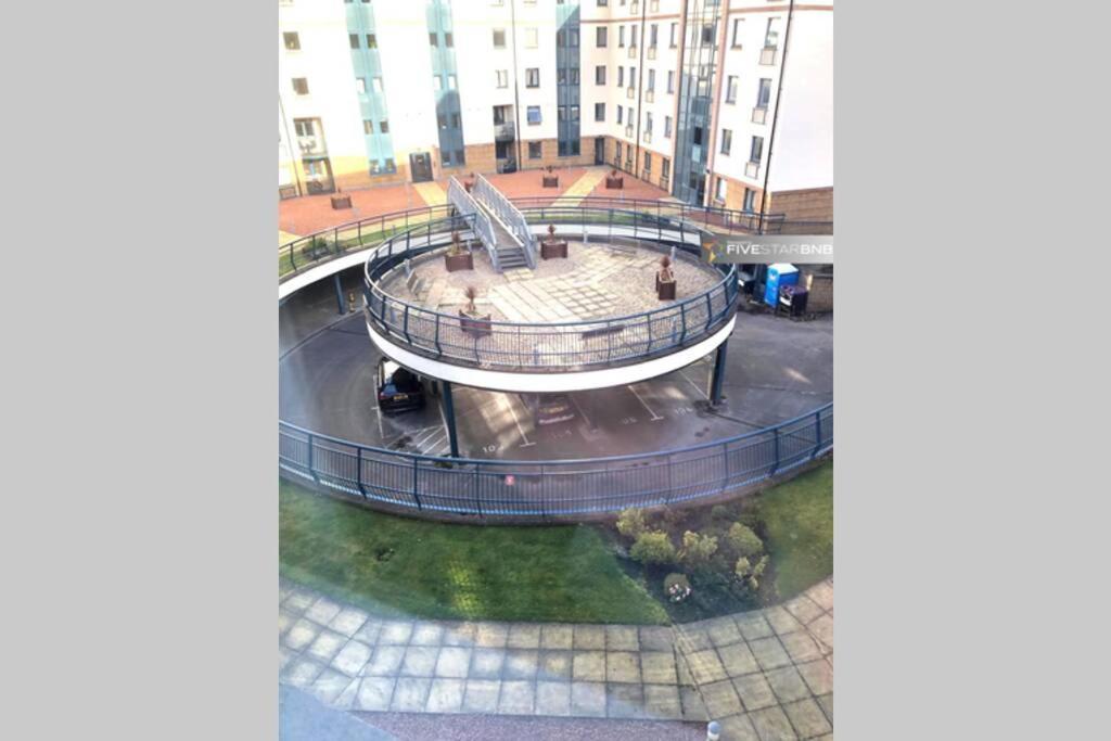 Waterfront Living In Leith With Free Parking! * EDI