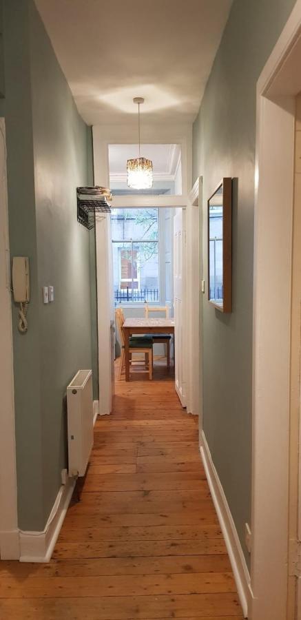 3 Bedroom Next To Leafy Meadows Appartement *