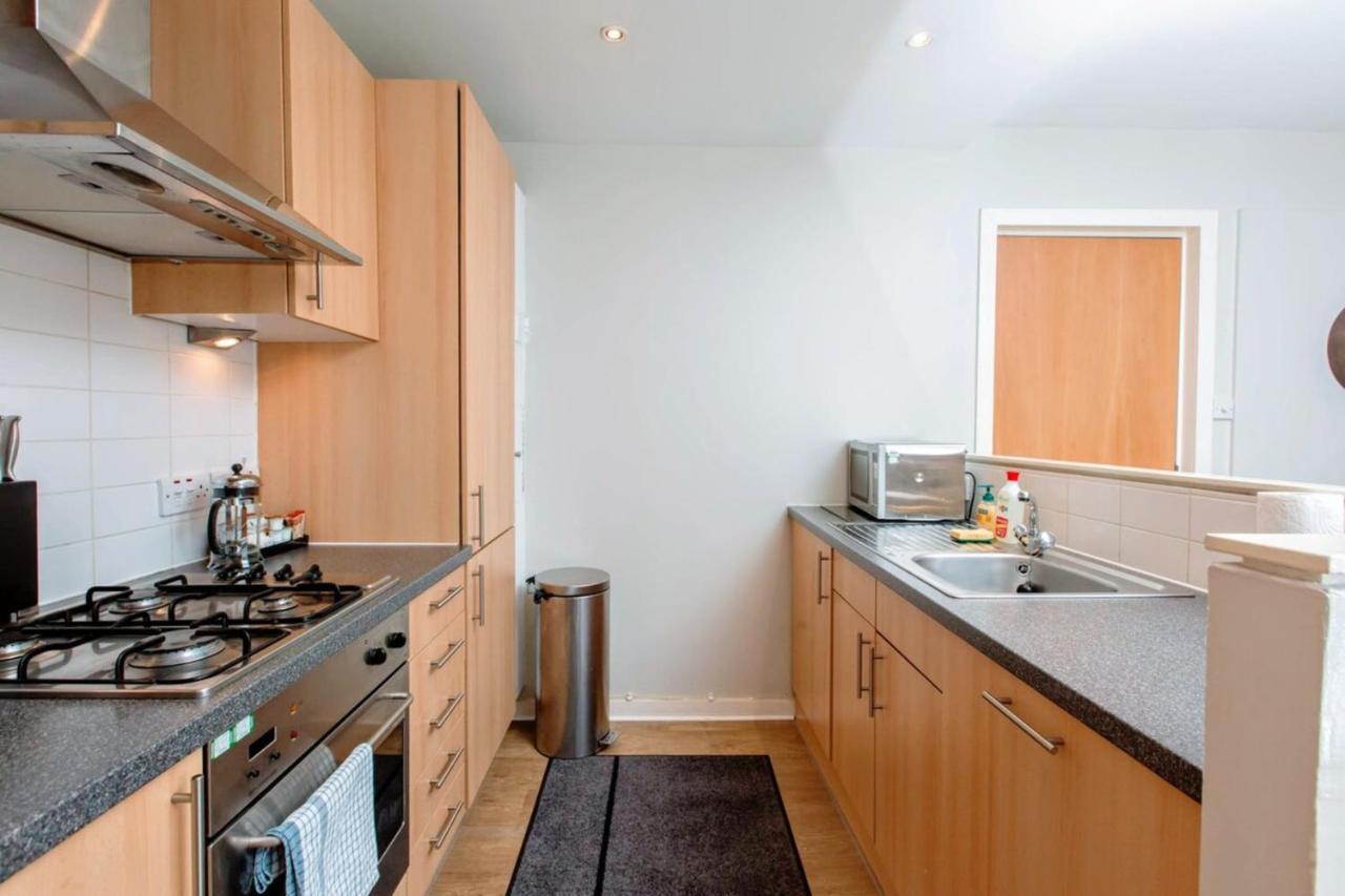 Bright And Stylish - Old Town Apartment *