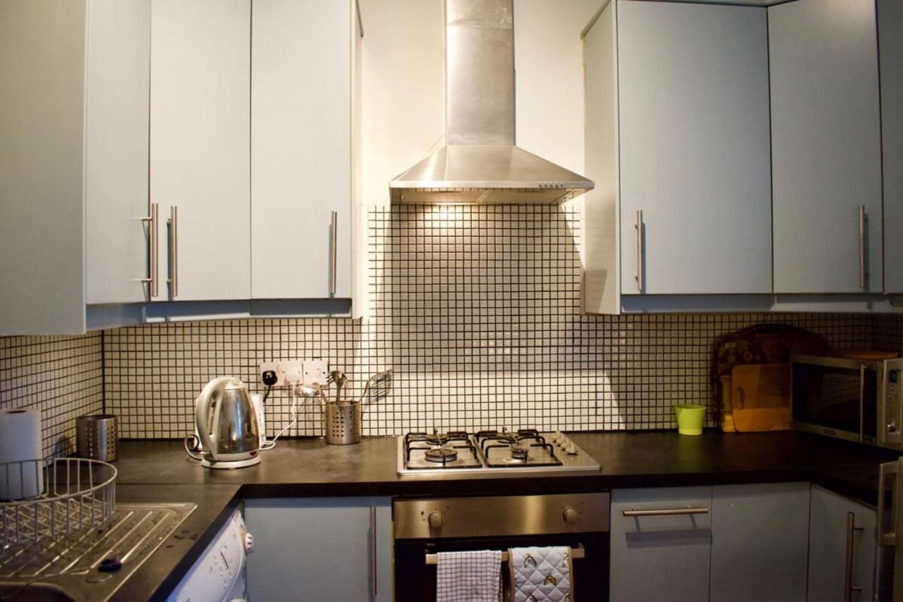 3 Bedroom Next To Leafy Meadows *