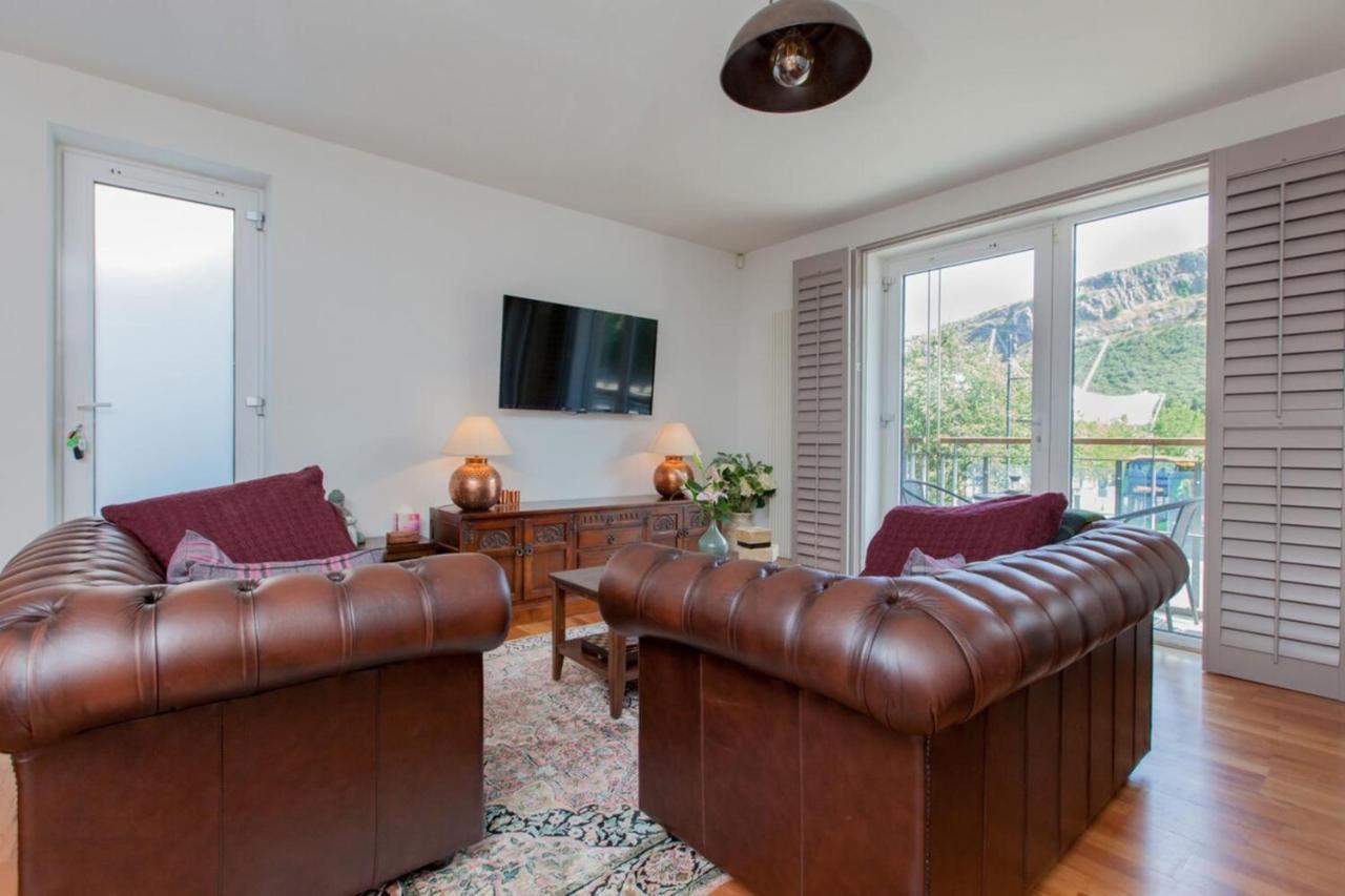 Holyrood - Luxury With Parking EDI