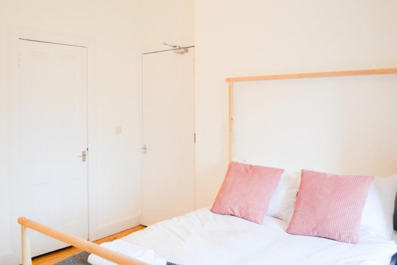 Modern 1 Bedroom Flat In The Heart Of EDI