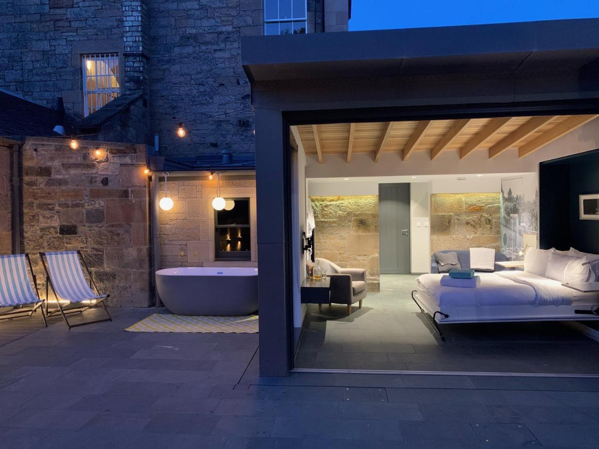Garden Apartment *