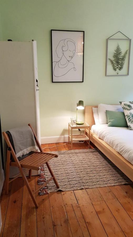 3 Bedroom Next To Leafy Meadows Appartement *