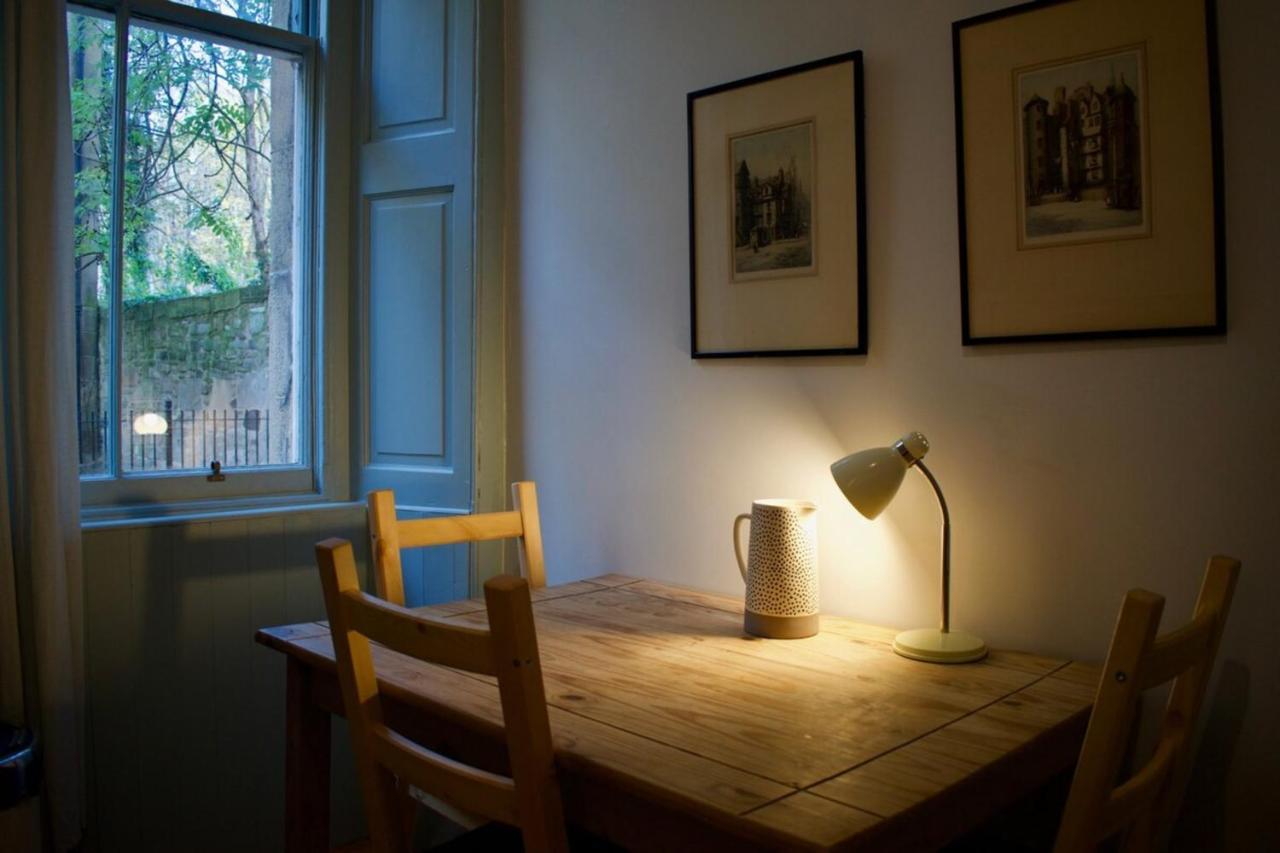 Appartement 3 Bedroom Next To Leafy Meadows