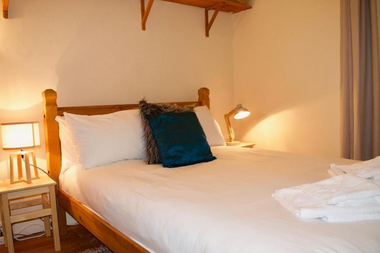 Appartement 3 Bedroom Next To Leafy Meadows