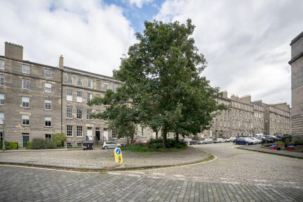 5-bedroom Flat *