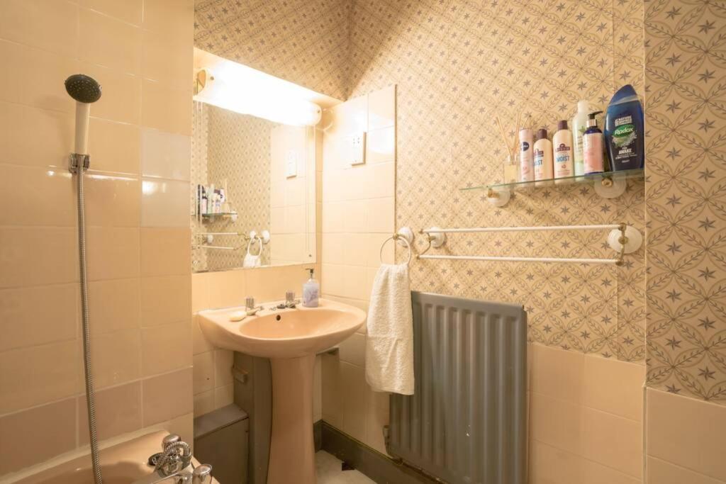 5-bedroom Flat * Edinburgh