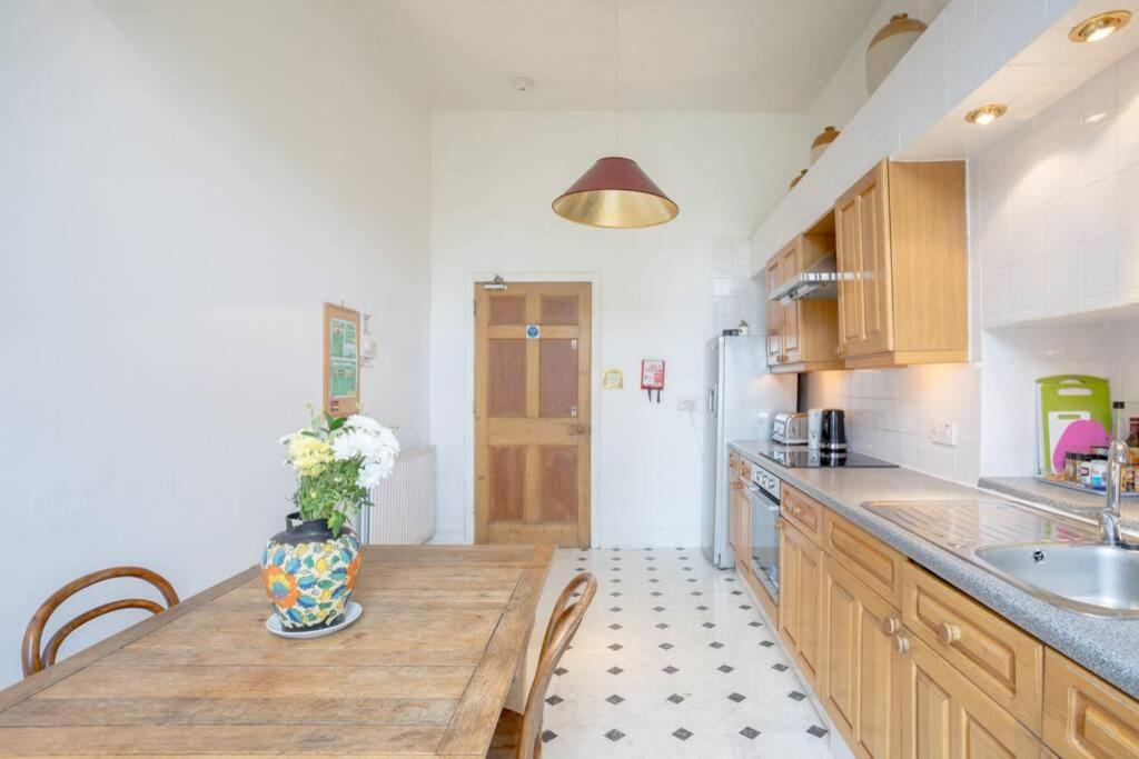 5-bedroom Flat Edinburgh
