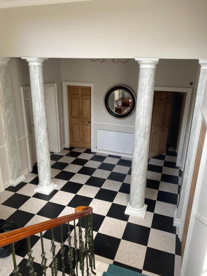Privatunterkunft Private In City Centre Townhouse *