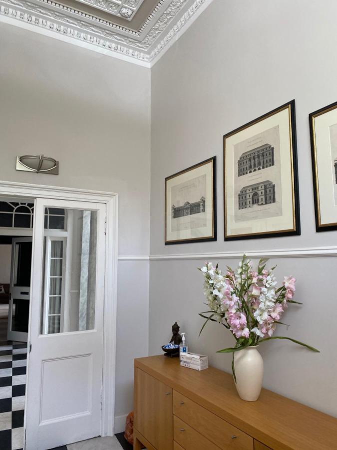 Private In City Centre Townhouse * EDI