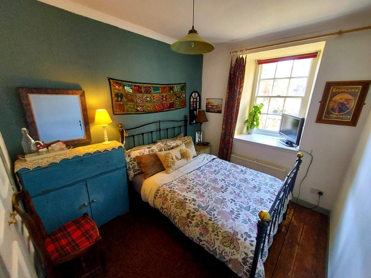 Bed & Breakfast Edinburgh's Dean Village River View Retreat *
