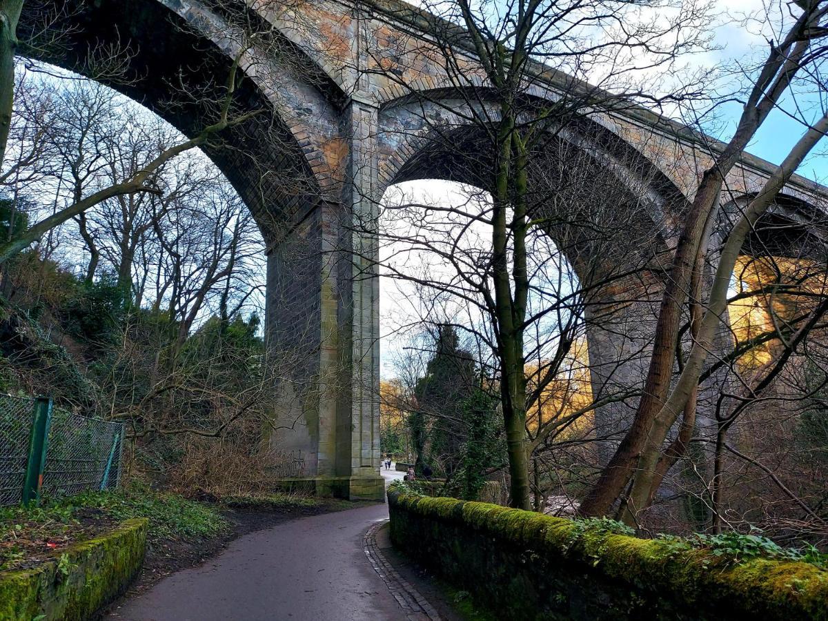 Bed & Breakfast Edinburgh's Dean Village River View Retreat *