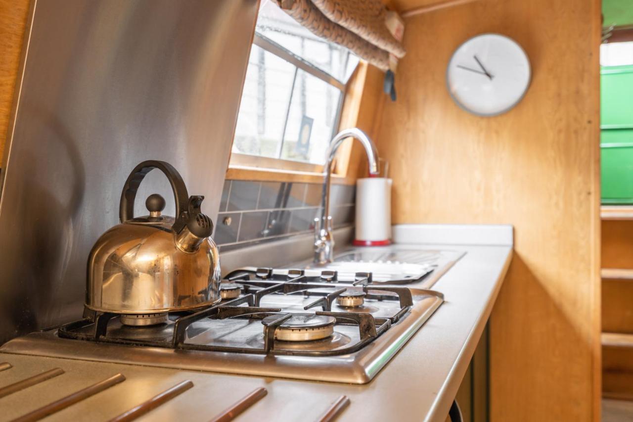- Houseboats Edinburgh