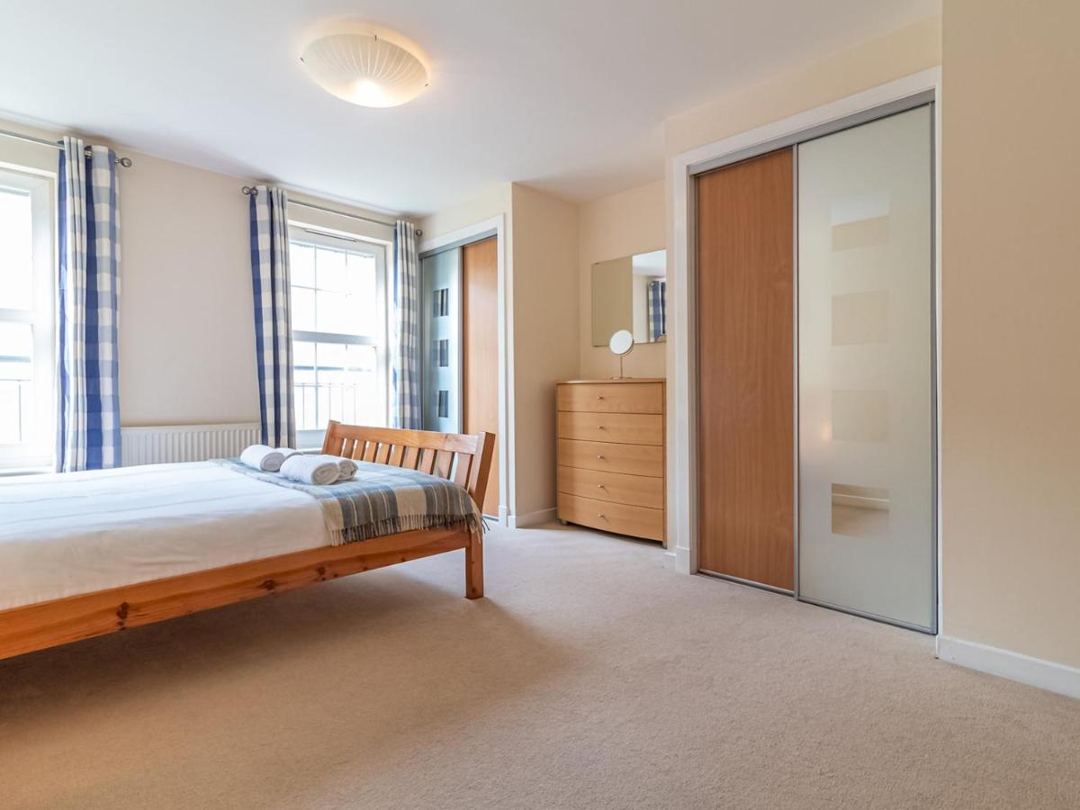 Pass The Keys Spacious And Central Flat, Sleeps 5 Apartment Edinburgh