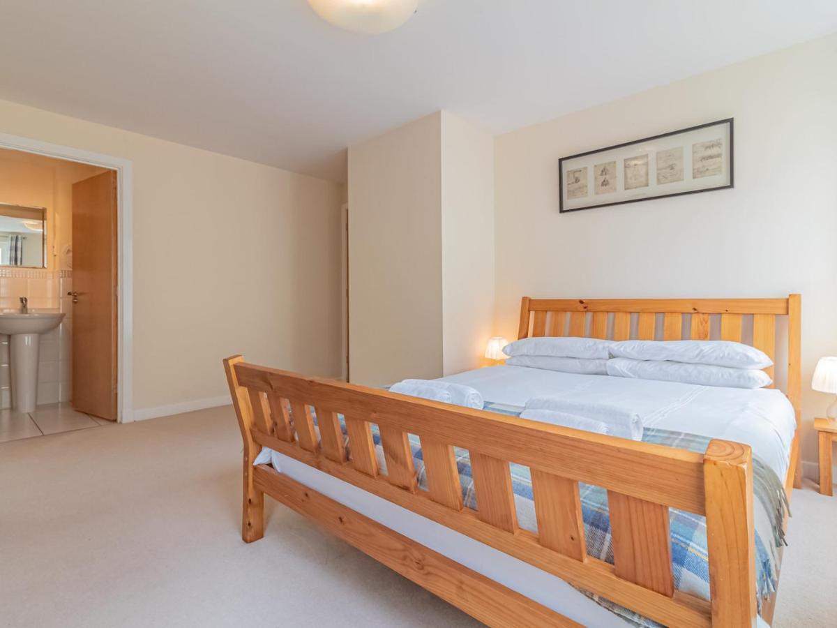 Apartment Pass The Keys Spacious And Central Flat, Sleeps 5 Edinburgh