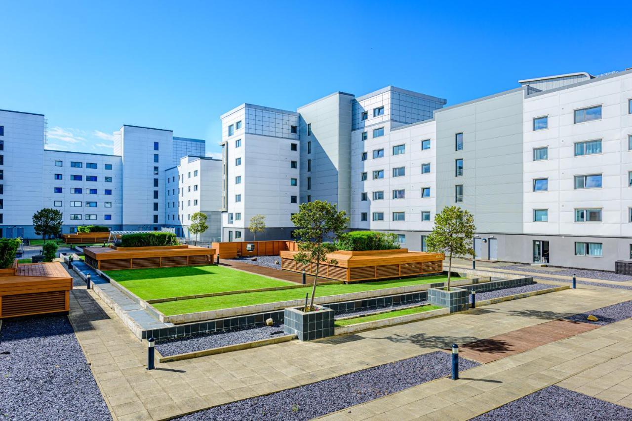 Stylish Garden View Apartment *