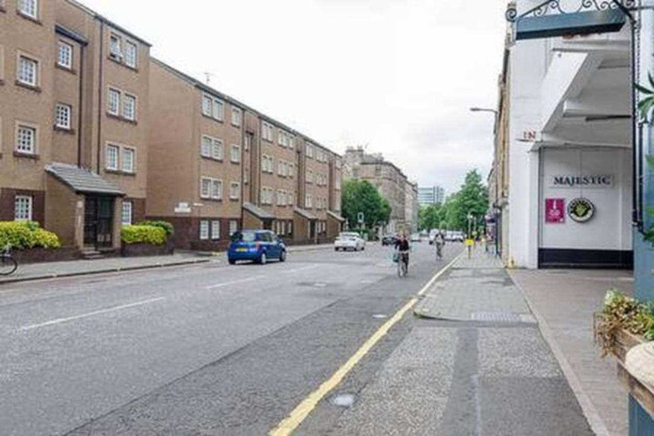 Flat Near Holyrood Park EDI