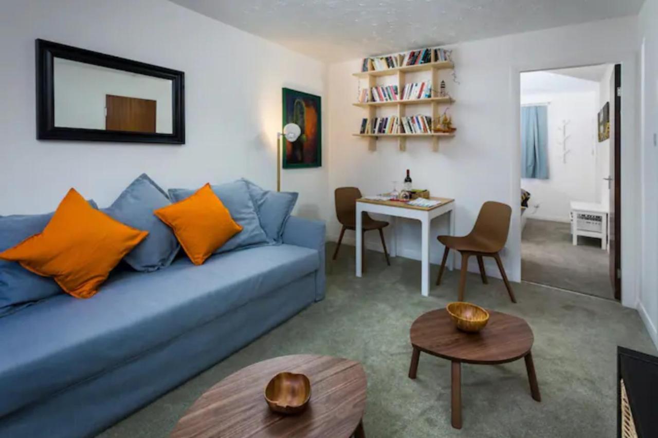 Flat Near Holyrood Park EDI
