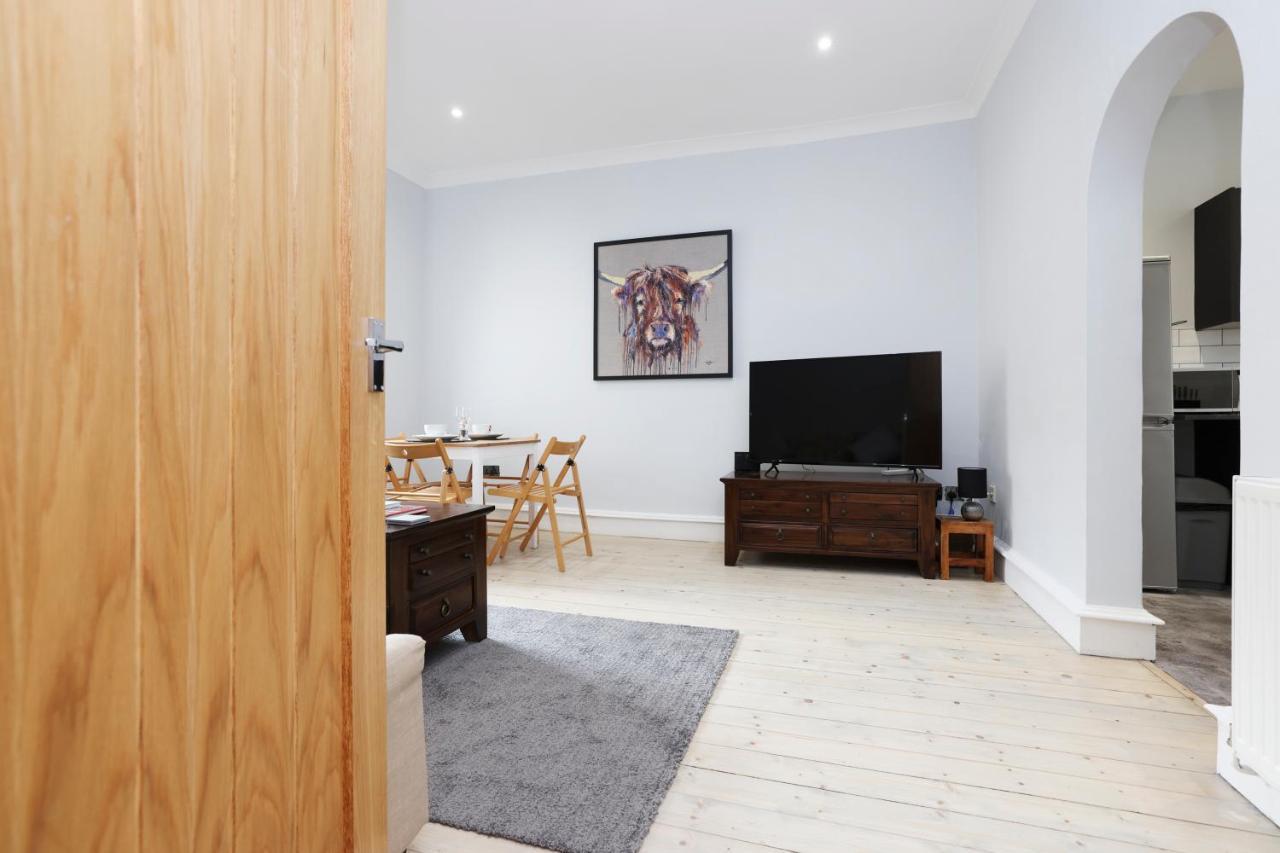 Stunning 2 Bed Nr The Royal Mile & The Castle Apartment
