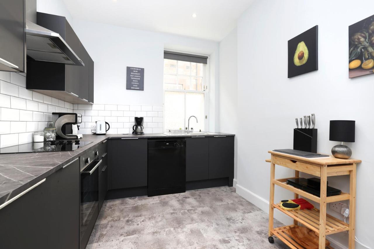 Stunning 2 Bed Nr The Royal Mile & The Castle Apartment *