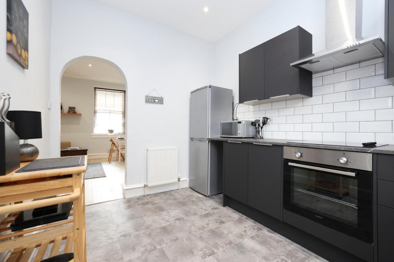 Stunning 2 Bed Nr The Royal Mile & The Castle Apartment
