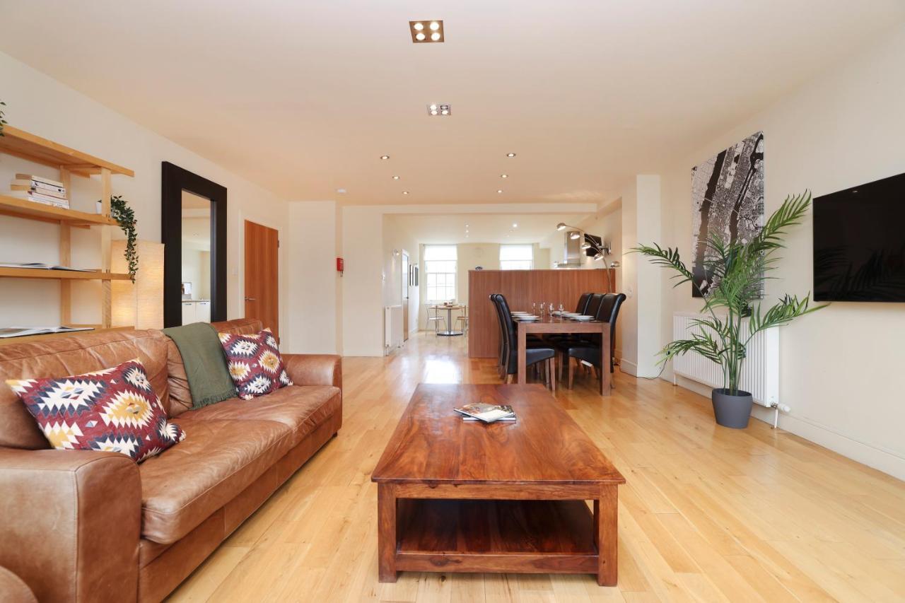 Joivy Spacious 2 Bed,2 Bath Flat, Free Parking And Rooftop Terrace Edinburgh