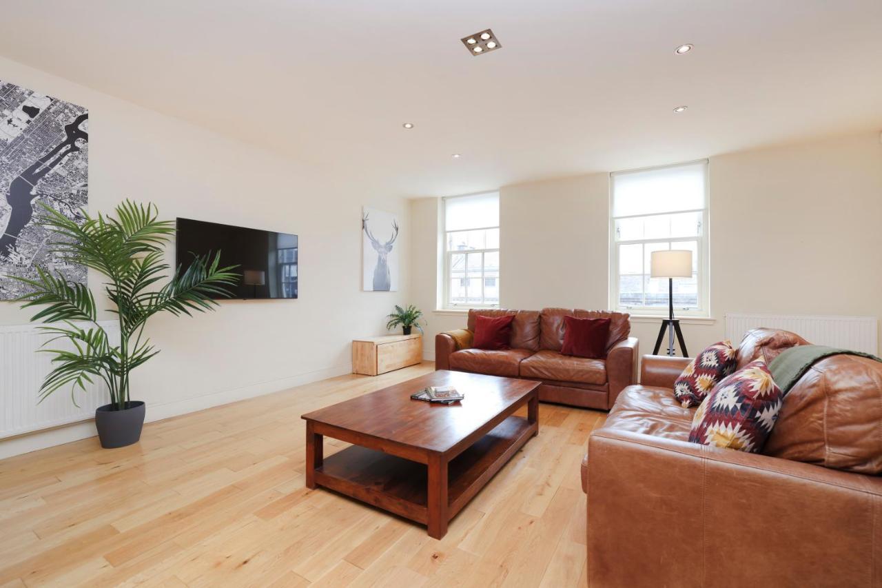 Joivy Spacious 2 Bed,2 Bath Flat, Free Parking And Rooftop Terrace Apartment Edinburgh