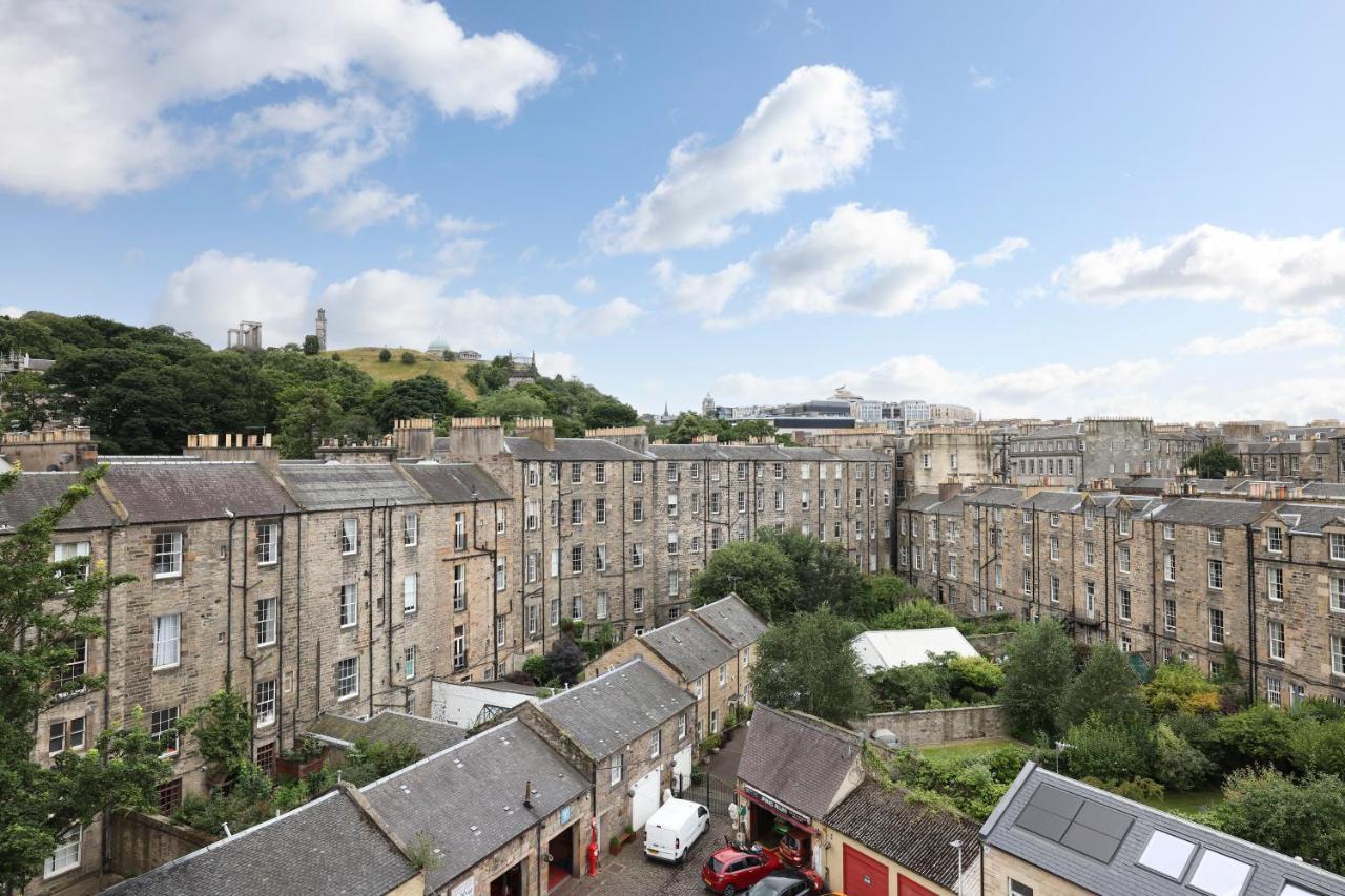 Joivy Spacious 2 Bed,2 Bath Flat, Free Parking And Rooftop Terrace Apartment *