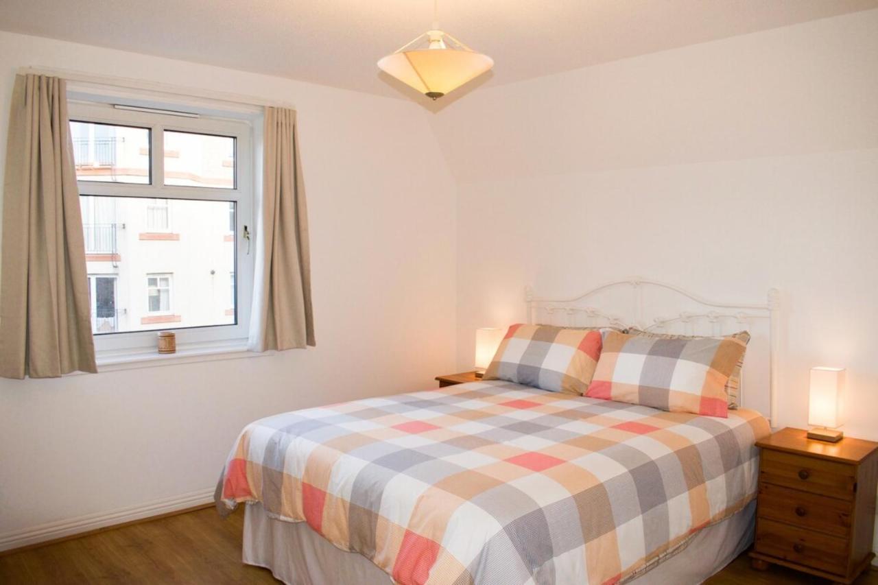 Peaceful 2 Bedroom Sleeps 5 Free Parking * Edinburgh