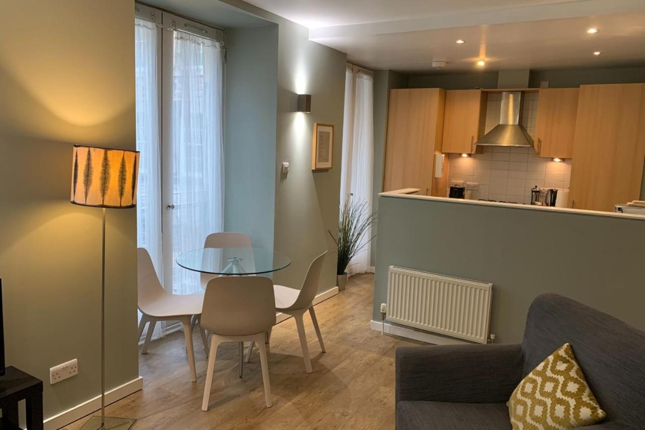 Bright And Stylish - Old Town Apartment