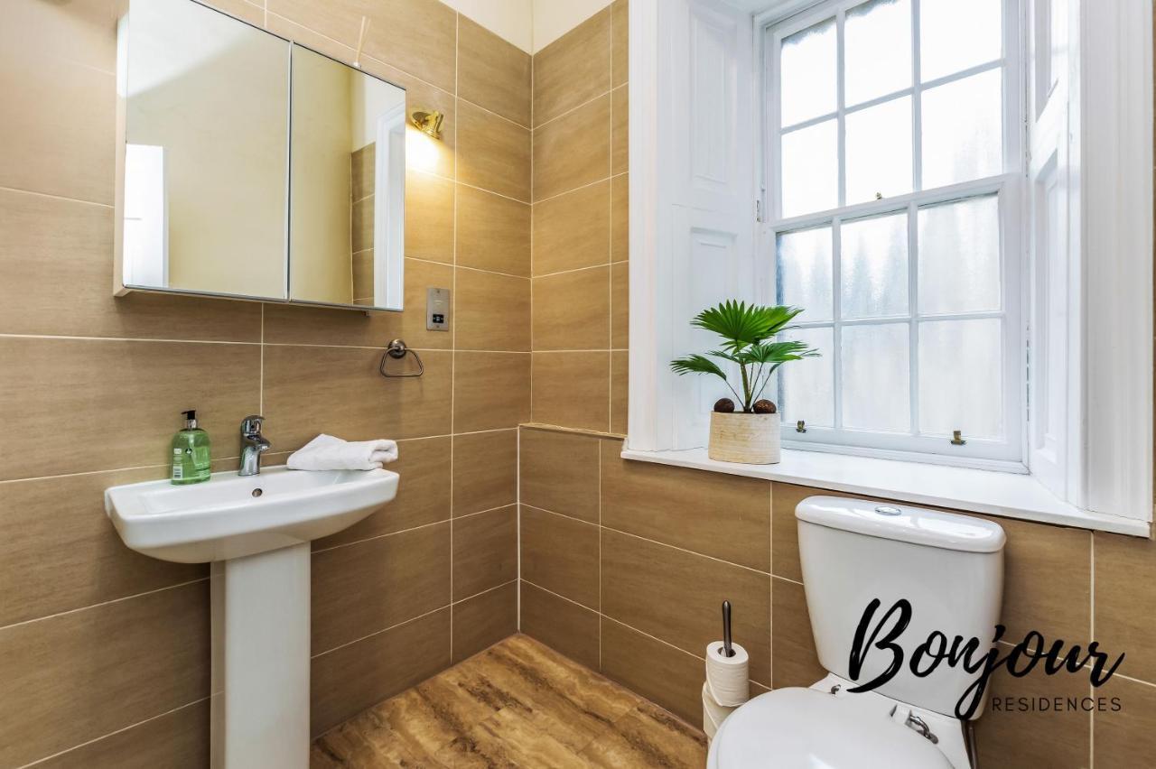 Royal Mile 4br-3ba - Views & Free Parking By Bonjour Residences Édimbourg