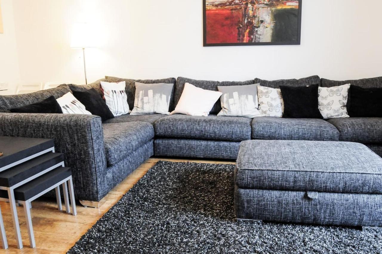 Peaceful And Quiet In A Bustling Apartment
