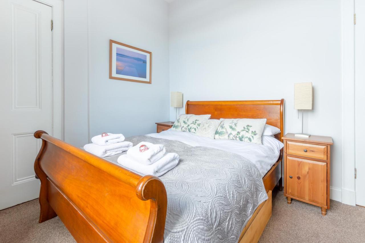 Beautiful Center 1 Bed With Park View Apartment Edinburgh