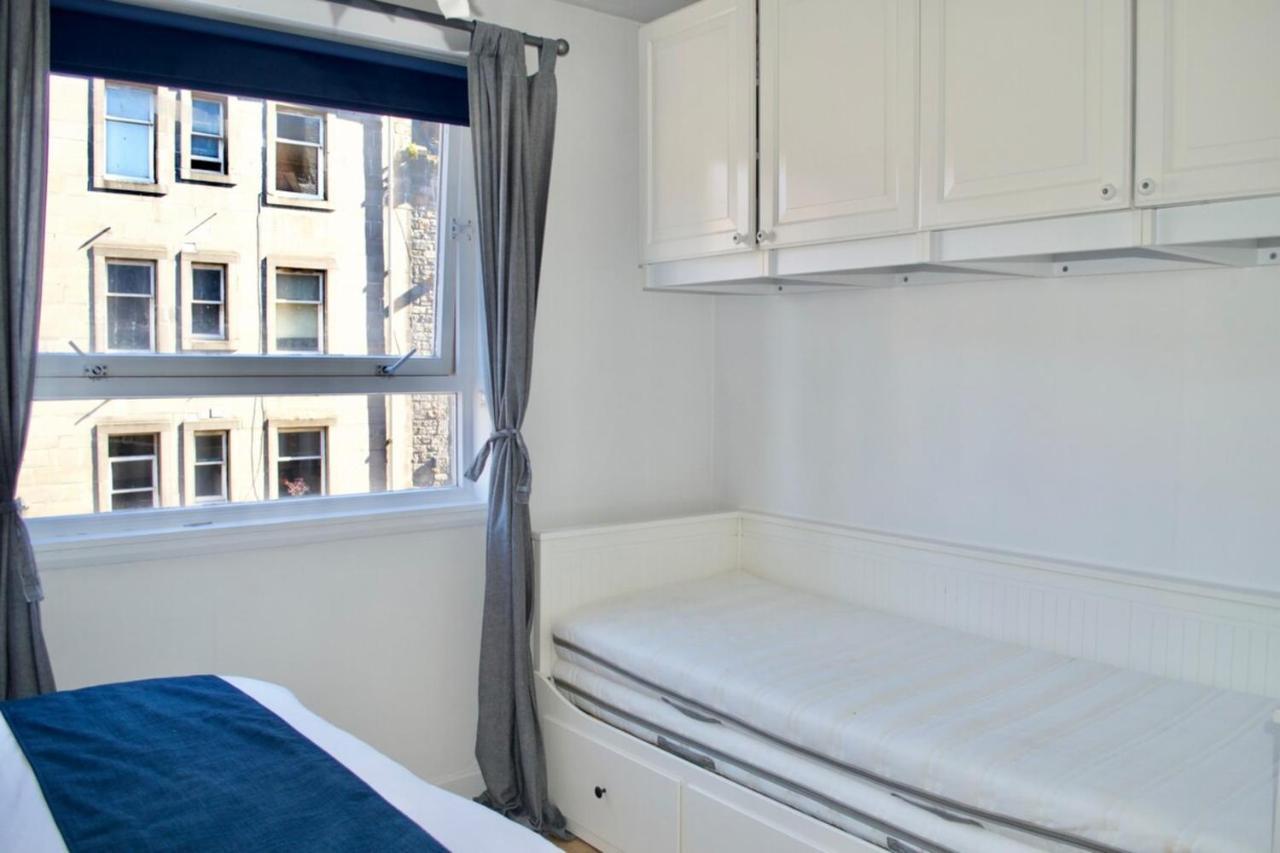 Central And Spacious Flat - Royal Mile Apartment Edinburgh