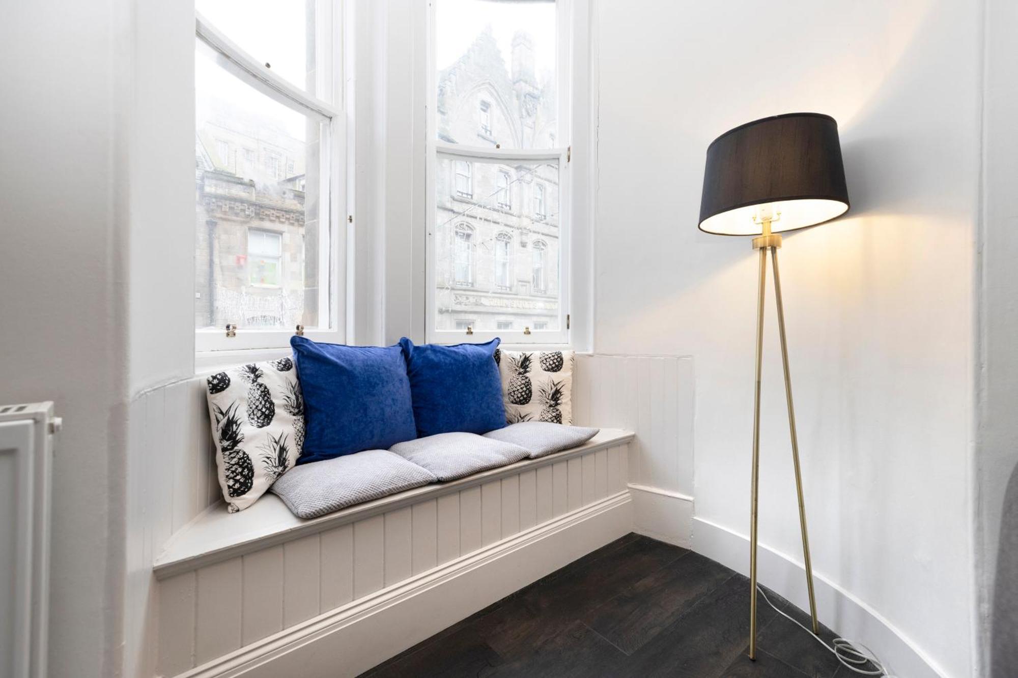 Apartment Joivy Sophisticated Near Castle