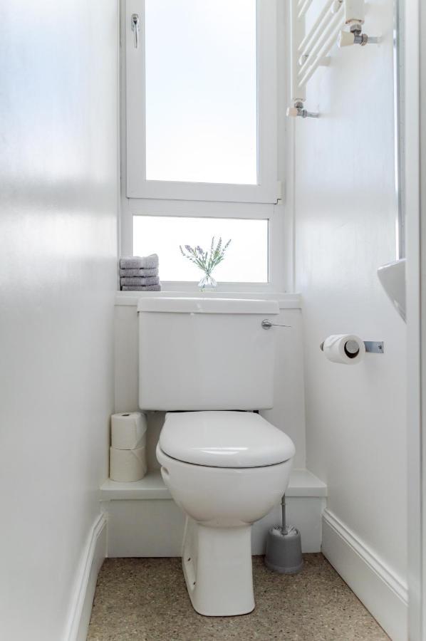 Beautiful Center 1 Bed With Park View Edinburgh