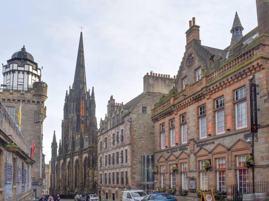 Brunton Gardens, Montgomery Street * Édimbourg