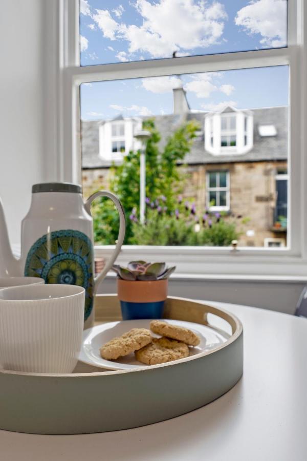 Cozy With Character Mclaren Westend Free Secure Parking Apartment *