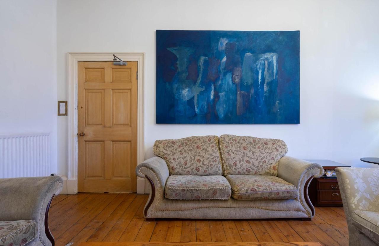 Apartment 5-bedroom Flat Edinburgh