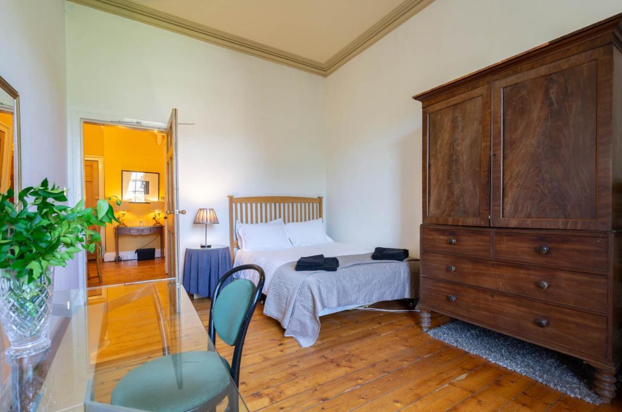 Apartment 5-bedroom Flat *