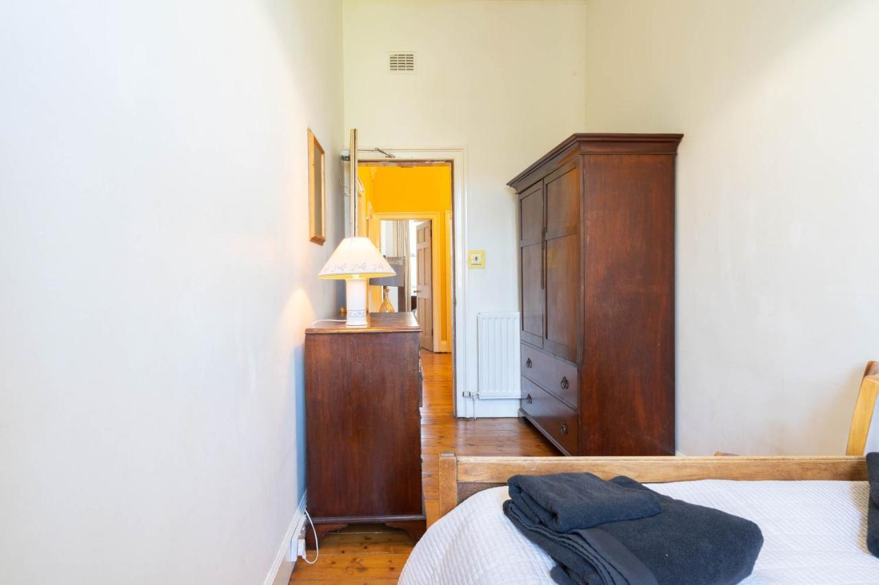 5-bedroom Flat * Edinburgh