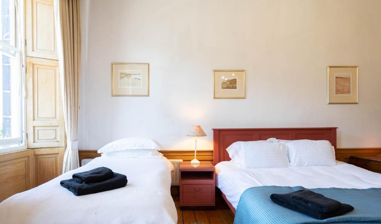 5-bedroom Flat Apartment