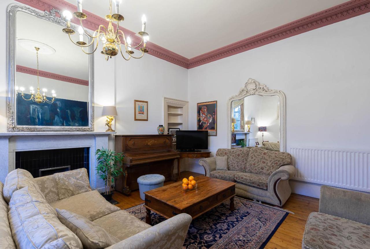 Apartment 5-bedroom Flat Edinburgh