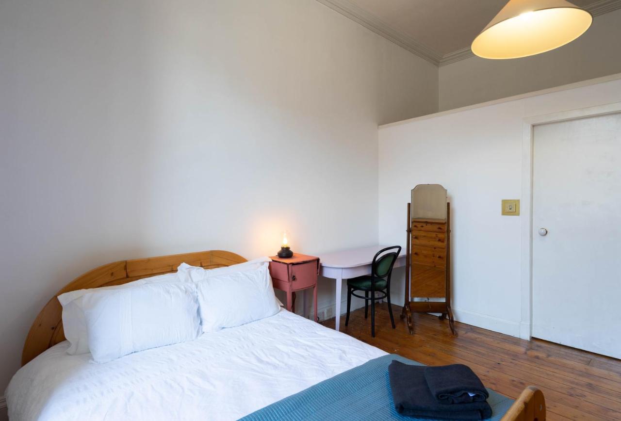 Apartment 5-bedroom Flat